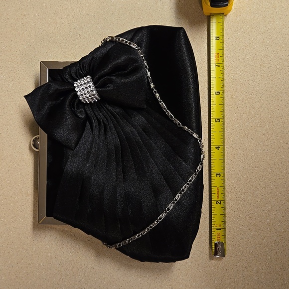 Elegant Black Satin Clutch with Chain Strap Retro style NWOT - Picture 8 of 9